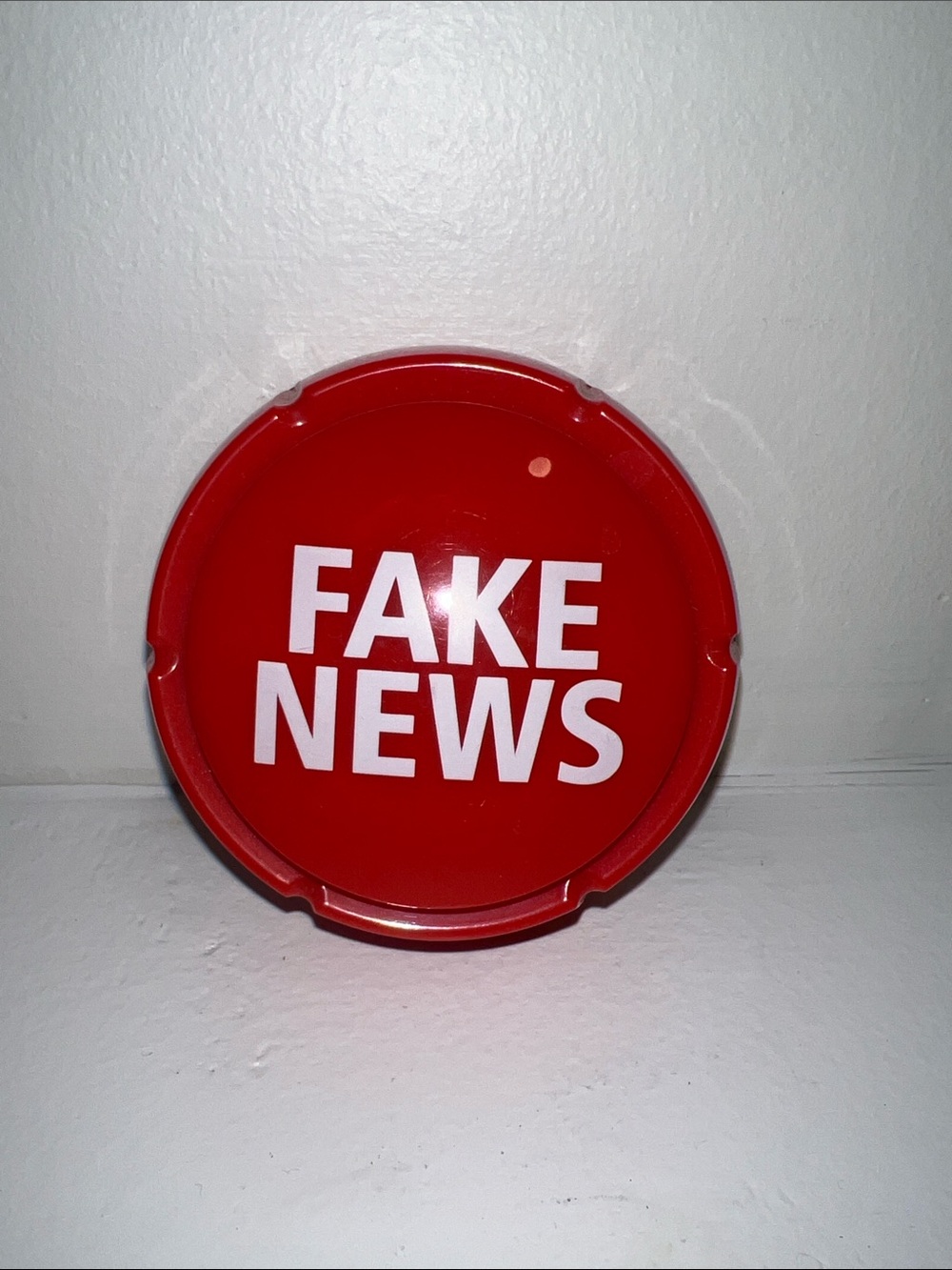 TRUMP 'FAKE NEWS' Button